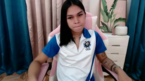 Snapshot of ursweet_zeviixx chatting on February 8, 1:11 am ursweet_zeviixx online show from February 8, 1:11 am