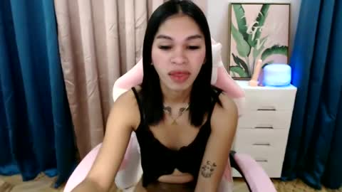 Snapshot of ursweet_zeviixx chatting on February 7, 1:04 am ursweet_zeviixx online show from February 7, 1:04 am