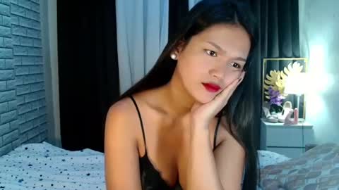 Snapshot of urthai_hotfilipinax chatting on September 29, 8:13 am angel online show from September 29, 8:13 am