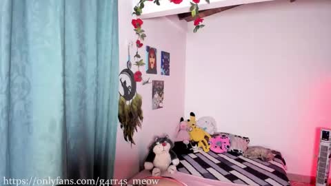 Snapshot of uryko_yor chatting on January 27, 12:43 am online show from January 27, 12:43 am