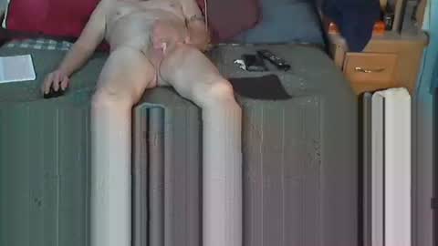 usednotbroken1 online show from November 24, 5:00 pm