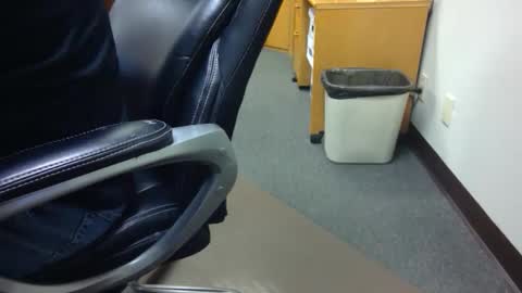 useemie online show from February 6, 9:06 pm