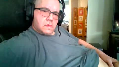 Snapshot of usstarr1 chatting on December 5, 9:33 pm usstarr1 online show from December 5, 9:33 pm