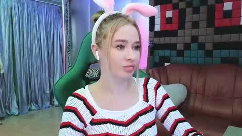 Leila online show from November 25, 4:55 am