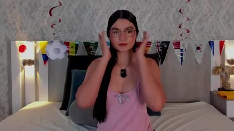 Vaalentina Lux online show from June 22, 2:35 pm