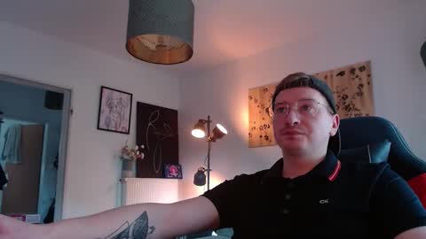 Snapshot of vacation__ chatting on September 30, 3:00 pm vacation__ online show from September 30, 3:00 pm