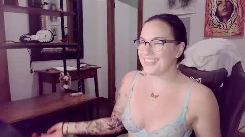 Snapshot of vagelicious chatting on October 18, 1:32 am vagelicious online show from October 18, 1:32 am