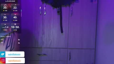 Vainilla Independent model online show from March 6, 1:26 am