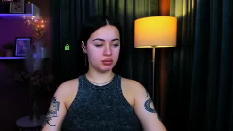 vaiolet_lovely online show from May 26, 6:36 pm