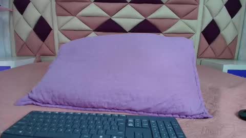 Snapshot of vale_castro1 chatting on October 6, 7:20 pm Valentina online show from October 6, 7:20 pm
