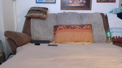 Snapshot of valemer chatting on February 4, 10:02 pm Cheating Slut online show from February 4, 10:02 pm