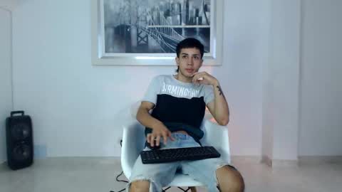 valen paul online show from November 11, 8:44 pm