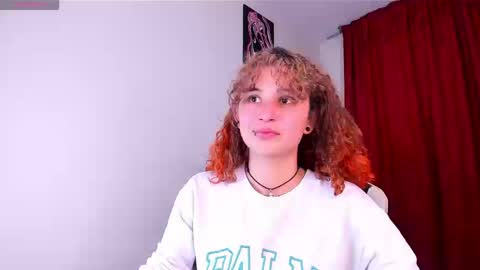 Snapshot of valent_27 chatting on September 10, 4:57 am Valentina online show from September 10, 4:57 am