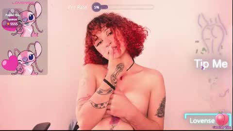 Snapshot of valent_27 chatting on February 17, 1:15 am Valentina online show from February 17, 1:15 am