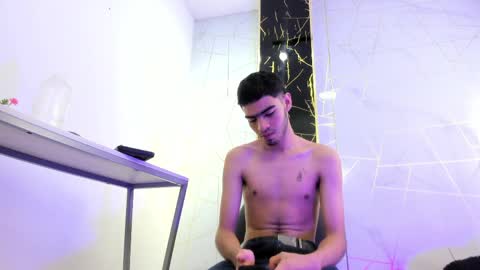 VALENTIN  online show from April 21, 3:13 am