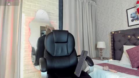 Valen online show from December 20, 1:07 pm