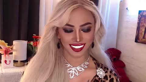 Snapshot of valentina_goddess_tsxxx chatting on October 11, 3:48 pm Amanda online show from October 11, 3:48 pm