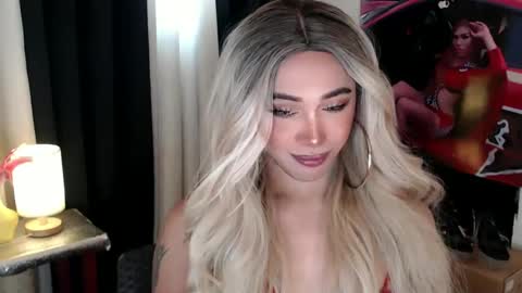 Snapshot of valentina_goddess_tsxxx chatting on February 15, 12:59 am Amanda online show from February 15, 12:59 am