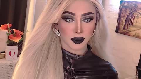 Snapshot of valentina_goddess_tsxxx chatting on September 13, 2:36 am Amanda online show from September 13, 2:36 am