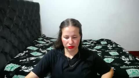 Snapshot of valentina_hz chatting on October 15, 2:40 pm valentina_hz online show from October 15, 2:40 pm