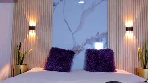 Snapshot of valentina_lux1 chatting on March 12, 2:52 am Valentina online show from March 12, 2:52 am
