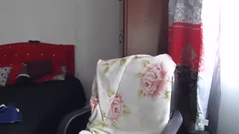 Snapshot of valentina_nappi96 chatting on February 19, 6:32 pm VALE online show from February 19, 6:32 pm