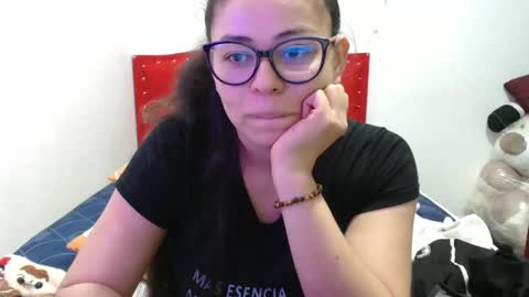 Snapshot of valentina_nappi96 chatting on March 7, 2:25 am VALE online show from March 7, 2:25 am