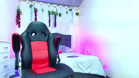 valentina_y_sneiderr online show from July 7, 3:30 am