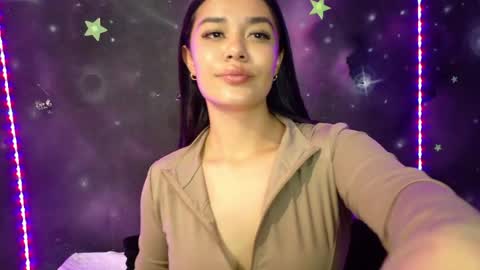 valentinarojass_ online show from June 1, 7:04 pm