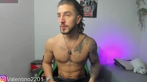 valentino online show from December 23, 3:56 am