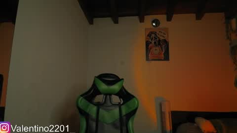 Valentino - 15 OFF valentino2201 online show from April 7, 2:35 am