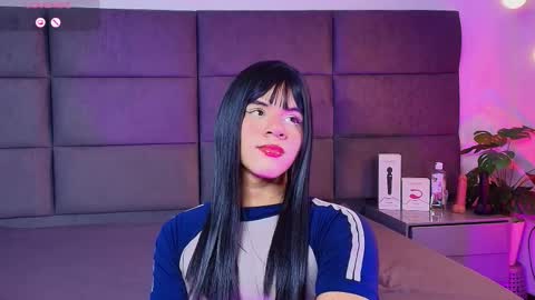 valentino moon online show from January 8, 2:17 am