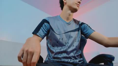 valentino_rey online show from May 22, 12:45 pm