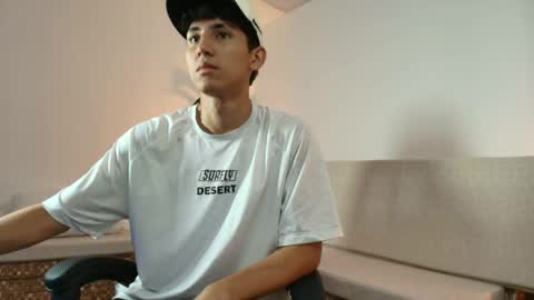 valentino_rey online show from April 24, 12:18 pm