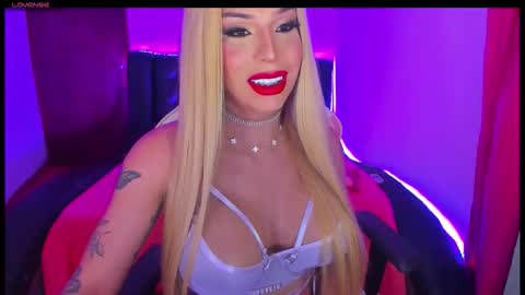 valeri_hilton online show from December 19, 3:02 am