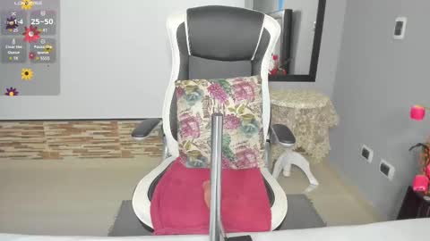 Snapshot of valeri_hurtado chatting on February 26, 3:03 am Valeria online show from February 26, 3:03 am