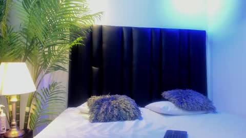 valeri_tafur online show from October 9, 11:05 am