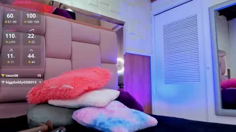 valeria__henao1 online show from September 17, 8:12 pm