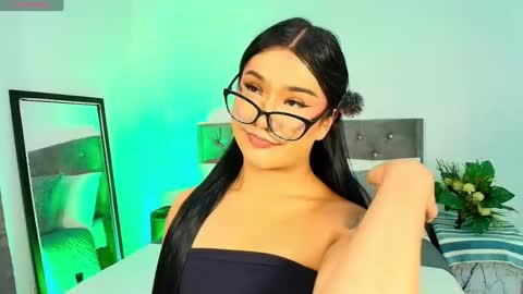 valeria_prado online show from November 4, 1:51 am