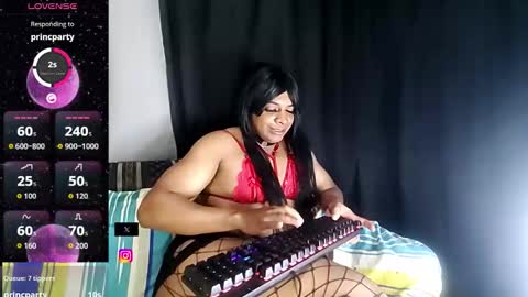 Snapshot of valeriafoxx3 chatting on October 11, 2:16 am Valeriafoxx online show from October 11, 2:16 am