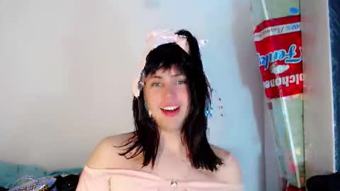 valeriagill_ online show from October 19, 8:35 pm