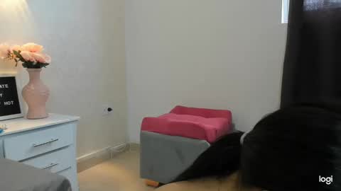 Snapshot of valeriajons chatting on October 3, 4:37 pm valeriajons online show from October 3, 4:37 pm