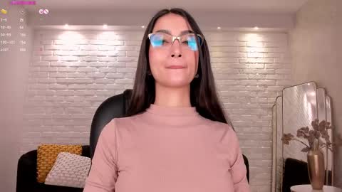 Snapshot of valeriavelvet chatting on March 10, 6:01 pm Vale online show from March 10, 6:01 pm