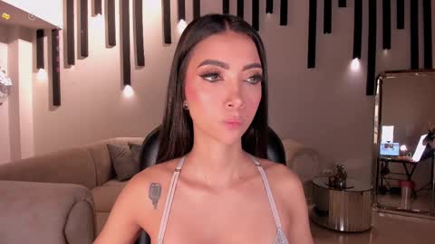 Snapshot of valeriavelvet chatting on February 15, 11:50 am Vale online show from February 15, 11:50 am