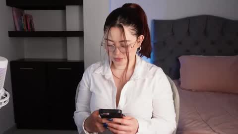 Snapshot of valerie07 chatting on October 21, 2:27 am valerie07 online show from October 21, 2:27 am