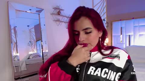 Valerie  online show from December 18, 3:35 am