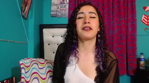 Snapshot of valerie_mase chatting on September 25, 6:26 pm vale online show from September 25, 6:26 pm