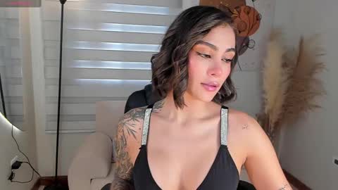 Snapshot of valerieaustin chatting on February 25, 4:35 pm call me Val online show from February 25, 4:35 pm