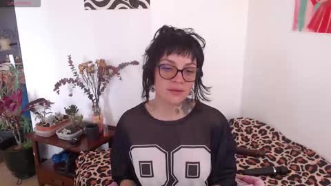 Val online show from February 28, 4:33 pm