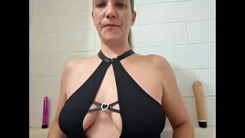 ValerieRayne online show from February 28, 5:55 am